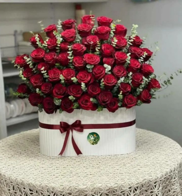سبد گل رز